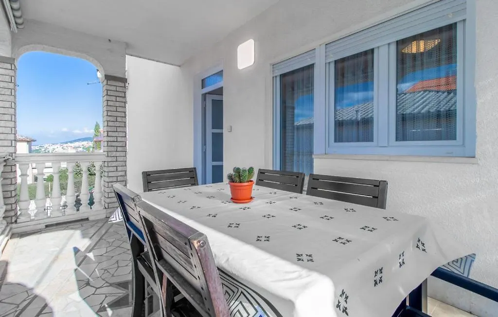 Apartment App 4+1 S Dvije Spavace Sobe Selce